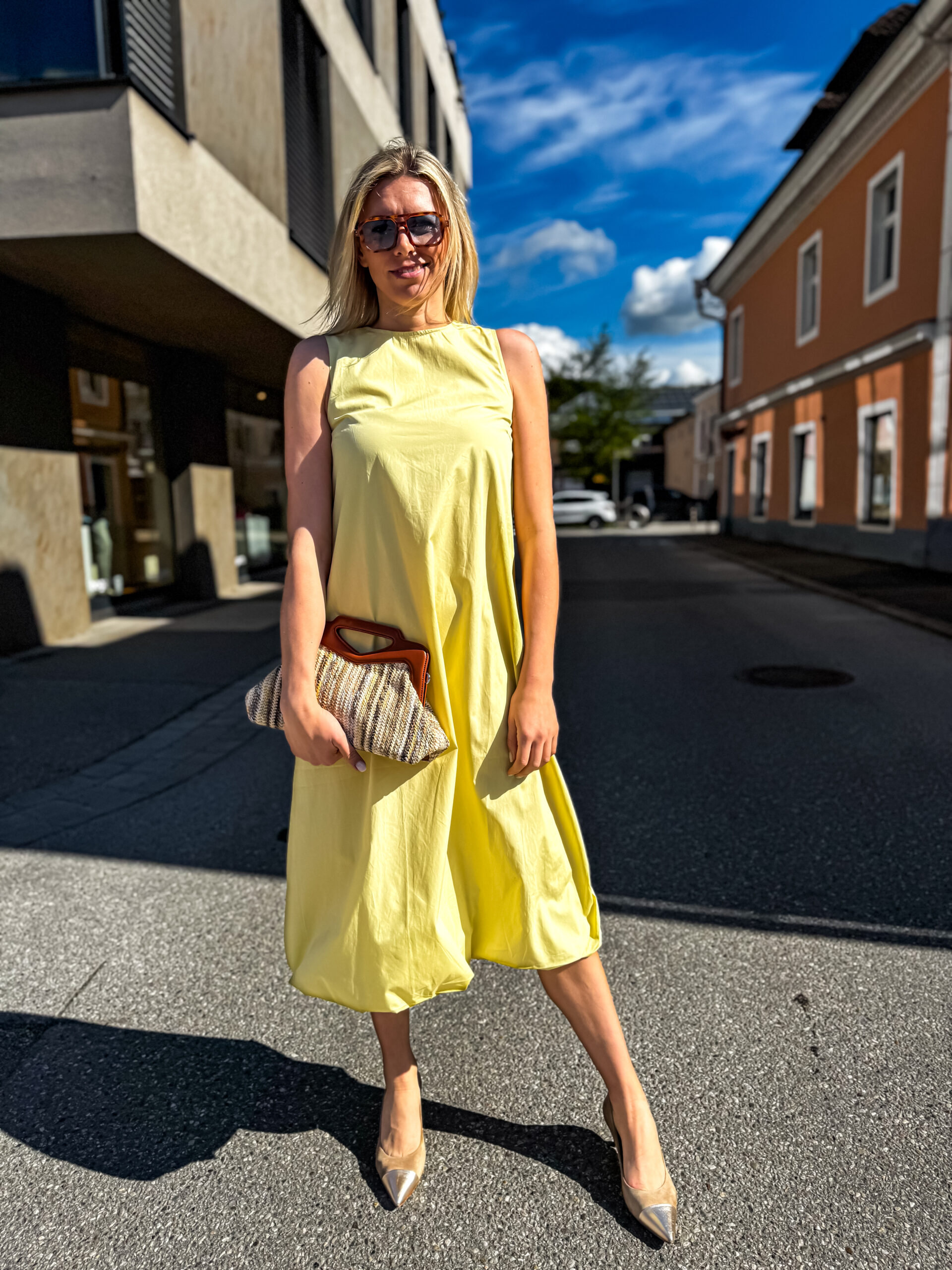 POP UP Woman #2